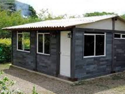 Gobierno construir&aacute; casas con pl&aacute;stico reciclado en zonas vulnerables