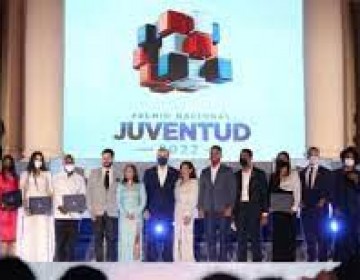Entregan Premio Nacional de la Juventud a 14 j&oacute;venes RD