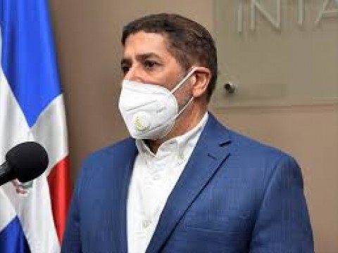 Ministro de Agricultura declara bienes por m&aacute;s de 857 millones de pesos