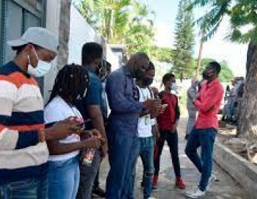 Estudiantes haitianos en RD recuperan sus pasaportes y visas
