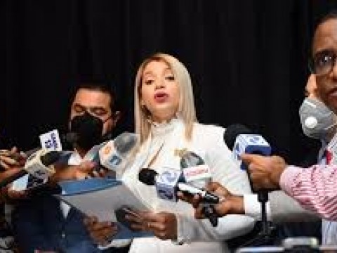 Renuncia ministra de la Juventud Kimberly Taveras Duarte