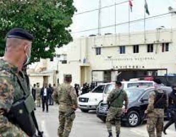 Autoridades desmantelan centro de retransmisi&oacute;n de se&ntilde;al de internet desde La Victoria en requisa