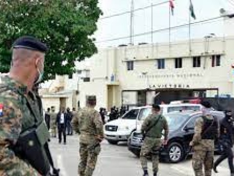 Autoridades desmantelan centro de retransmisi&oacute;n de se&ntilde;al de internet desde La Victoria en requisa