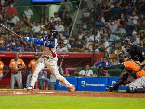 Robinson Can&oacute;, en la carrera por el Jugador M&aacute;s Valioso de Serie del Caribe