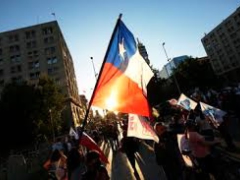 Chile aprueba por abrumadora mayor&iacute;a cambiar la Constituci&oacute;n de Pinochet