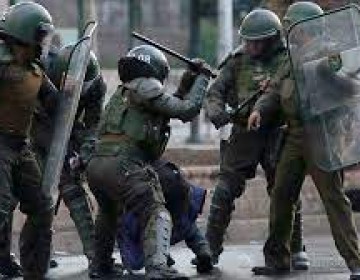 Carabineros chilenos: Una entidad cuestionada por su excesiva violencia que asesorar&aacute; a RD