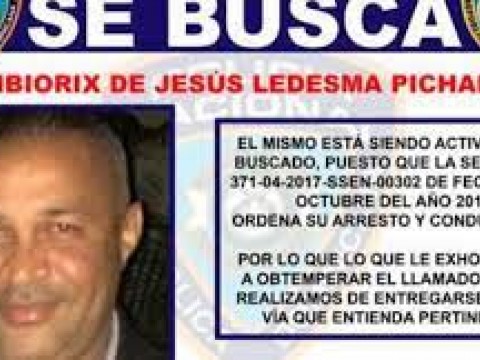 Policia exhorta a exregidor a entregarse