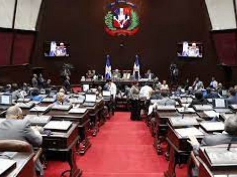 Legisladores definieron como altamente preocupante confrontaci&oacute;n entre MP y PLD