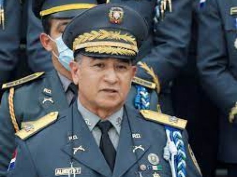 Director PN advierte sanciones a miembros negligentes que no velen por la seguridad de las mujeres