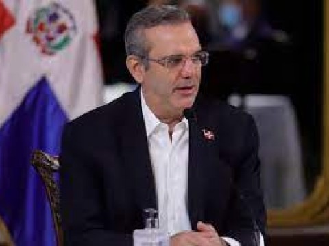 Presidente Abinader ordena crear pol&iacute;ticas estrat&eacute;gicas desarrollen turismo de salud
