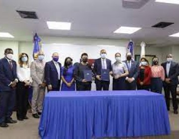 Indotel cede al Inaipi 10 locales
