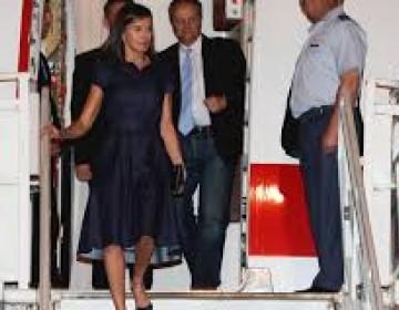 Reina Letizia de Espa&ntilde;a realiza  escala t&eacute;cnica en Rep&uacute;blica Dominicana en su ruta hacia Honduras