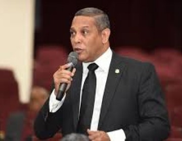 Franklin Romero Morillo senador por SFM  declara fortuna de m&aacute;s de 446 millones de pesos