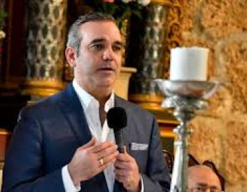 Presidente Abinader pide &ldquo;por favor&rdquo; al pueblo dominicano hacer un esfuerzo adicional en la lucha contra el COVID-19