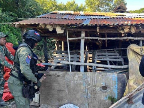 Senpa desmantela casuchas y criaderos de cerdos en Los Humedales Bah&iacute;a de Luper&oacute;n