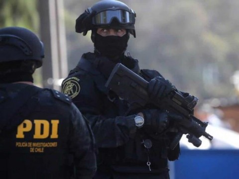 Polic&iacute;a chilena detiene a uno de los l&iacute;deres de la banda de origen dominicano "Los Trinitarios"