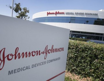 FDA  detiene producci&oacute;n de vacunas anticovid J&J en planta de EEUU