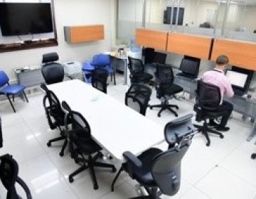 DICOM acondiciona sala de prensa para los periodistas que cubren Palacio
