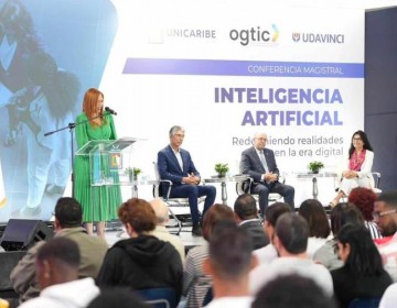 Unicaribe imparte conferencia sobre inteligencia artificial