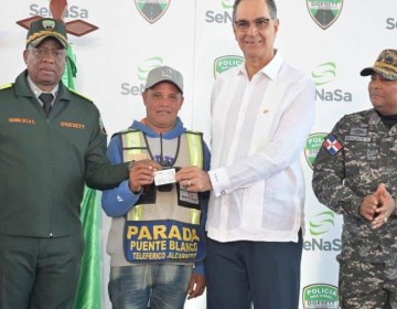 Digesett y Senasa realizan actividad en Los Alcarrizos para promover la seguridad de los motoristas