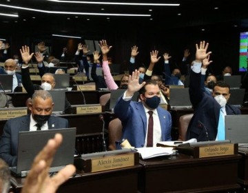 Diputados del PLD y Fuerza del Pueblo se unen en rechazo al Toque de Queda