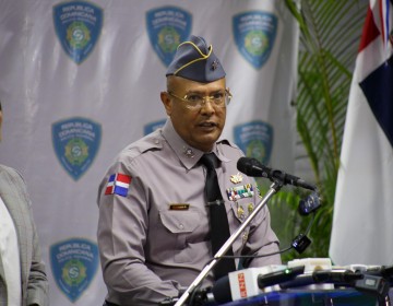 Director de la Polic&iacute;a califica de irregularidad barber&iacute;a abierta de madrugada