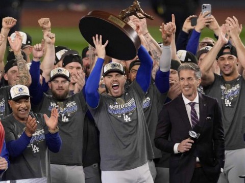 Dodgers conquistan su 8va la Serie Mundial en 5 juegos tras capitalizar errores de Yankees