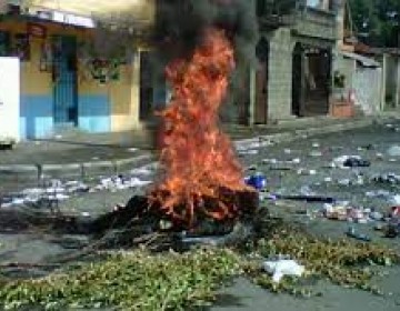 Largos apagones irritan poblaci&oacute;n