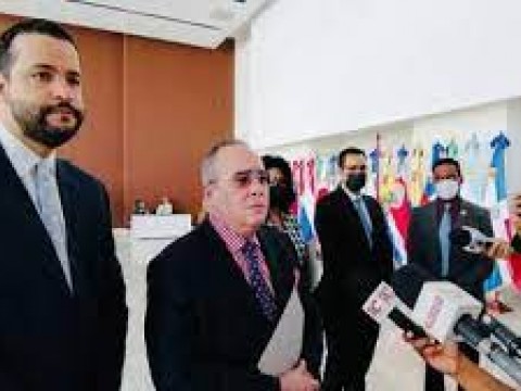 PRM &ldquo;est&aacute; como la vaca de Nena, en vez de leche, da pena&rdquo;
