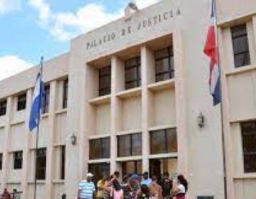 Coerci&oacute;n a director escuela por seducir alumna