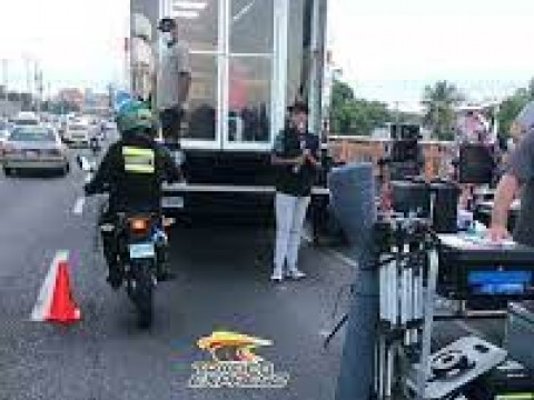Tap&oacute;n en el puente de &laquo;La 17&raquo; por filmaci&oacute;n de una pel&iacute;cula