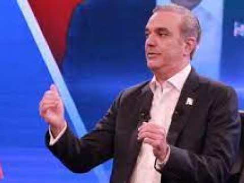 Presidente Abinader asegura en un a&ntilde;o y medio hablar&aacute; de reelecci&oacute;n