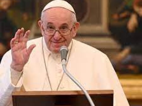 El papa urge a j&oacute;venes tomar &ldquo;decisiones sabias&rdquo;