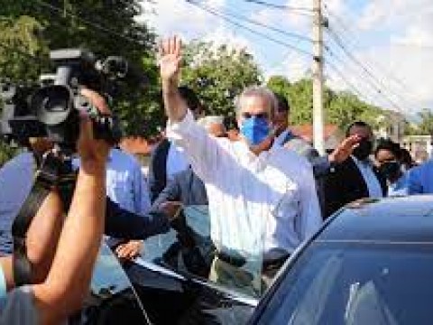 Luis Abinader agotar&aacute; agenda este viernes en San Francisco de Macor&iacute;s