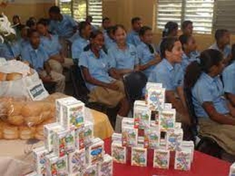 Piden 2 semanas entregar desayuno