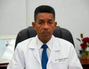 Director de hospital Robert Reid saluda decisi&oacute;n de vacunar ni&ntilde;os mayores de cinco a&ntilde;os contra el COVID
