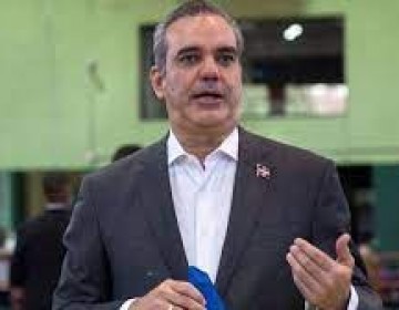 Presidente Abinader llevar&aacute; proyecto de Reforma Fiscal a l&iacute;deres pol&iacute;ticos