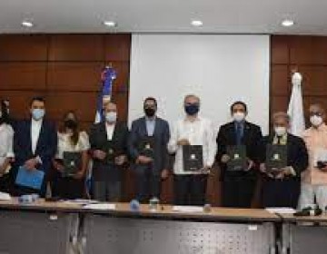 ARS aumentan 35% honorarios m&eacute;dicos