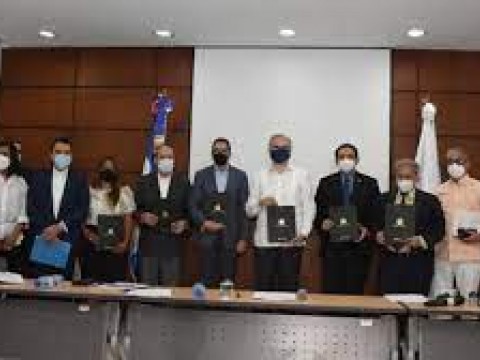 ARS aumentan 35% honorarios m&eacute;dicos
