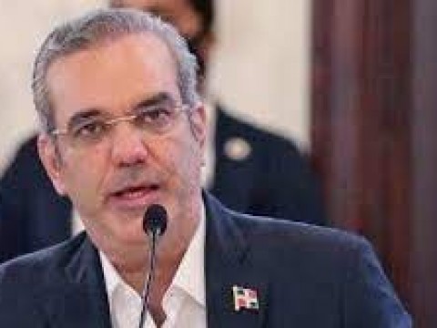 Abinader: &laquo;Tenemos a&ntilde;os de descuido y falta de atenci&oacute;n a la Polic&iacute;a&raquo;