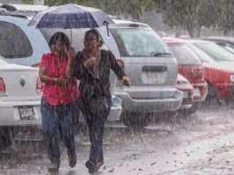 Siguen las lluvias; suben a 12 las provincias en alerta