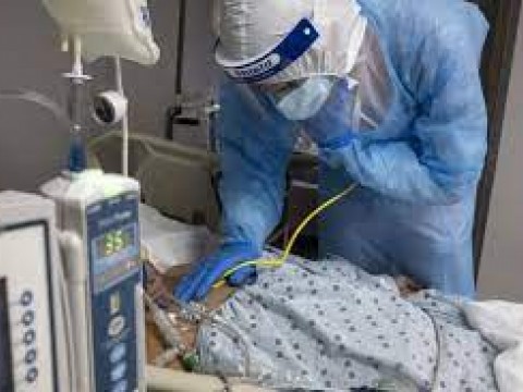 Sube ocupaci&oacute;n camas COVID, positividad y nuevos casos; 5 muertes notificadas
