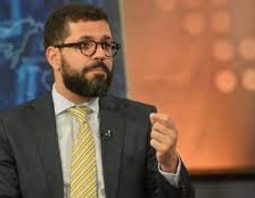 Gobierno debi&oacute; pedir otro estado de emergencia para medidas anticovid, asegura experto