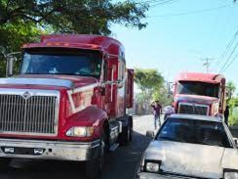 Inician plan piloto para que camiones transiten fuera de la ciudad