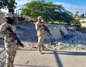  Polic&iacute;a del Ayuntamiento de Hait&iacute;, no est&aacute; permitiendo el paso de sus nacionales al territorio dominicano