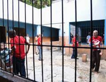 Salud P&uacute;blica asume cuidados de 17 pacientes que permanec&iacute;an en Hogar Ema&uacute;s
