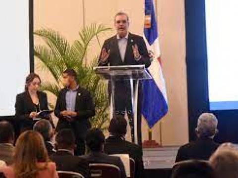 Luis Abinader quiere que &ldquo;el desgraciado &aacute;cido del diablo&rdquo; desaparezca de la Rep&uacute;blica Dominicana