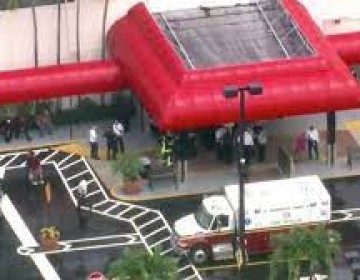 Varios heridos al caerse parte techo de un casino