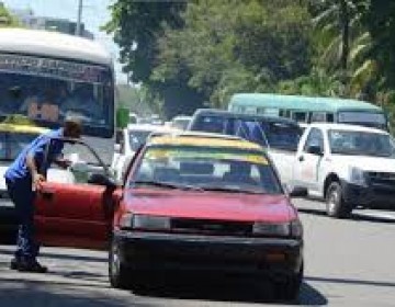 Transportistas bajan precios del pasaje tras rebajas de los combustibles