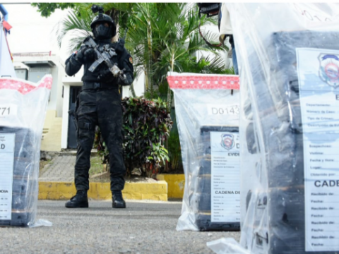 Ocupan 540 paquetes drogas y arrestan cinco venezolanos en SPM
